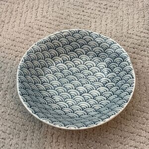 Wave pattern bowl